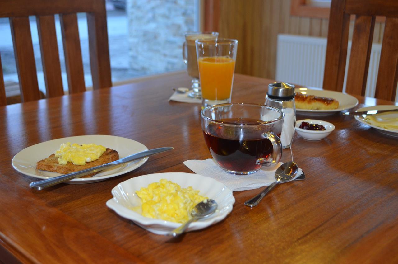 Hostal Camino De Santiago Puerto Natales Exteriör bild